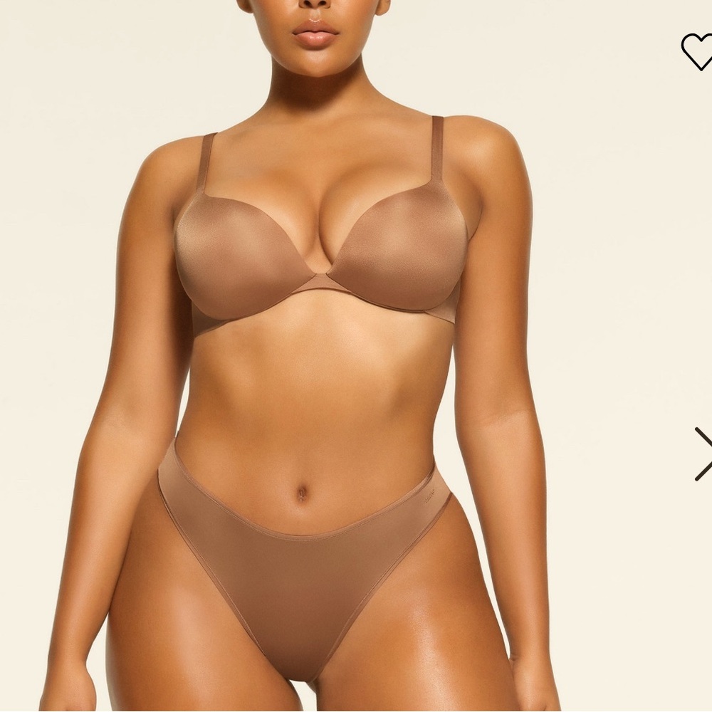 SKIMS plunge bra